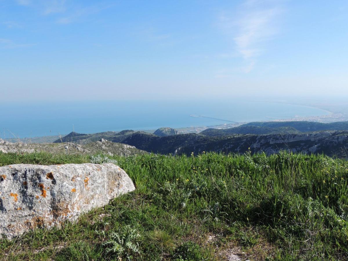 Monte SantʼAngelo B&B Angela المظهر الخارجي الصورة
