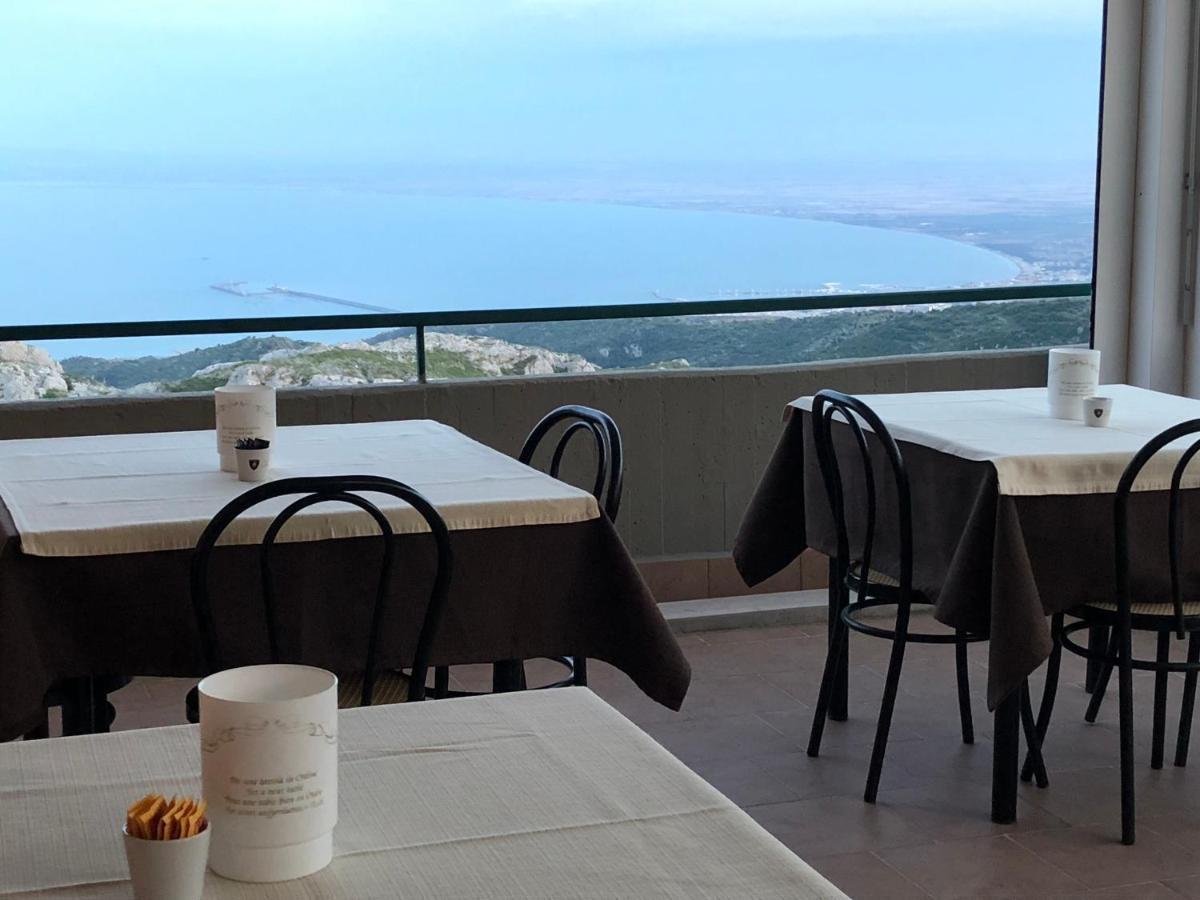 Monte SantʼAngelo B&B Angela المظهر الخارجي الصورة
